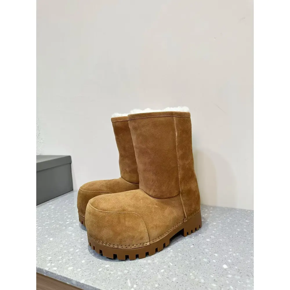 77554b3e0cd8dc0d13b96907cda43ed7 Balenciaga Brown Alaska Low Boot PB 241028 - Image 1