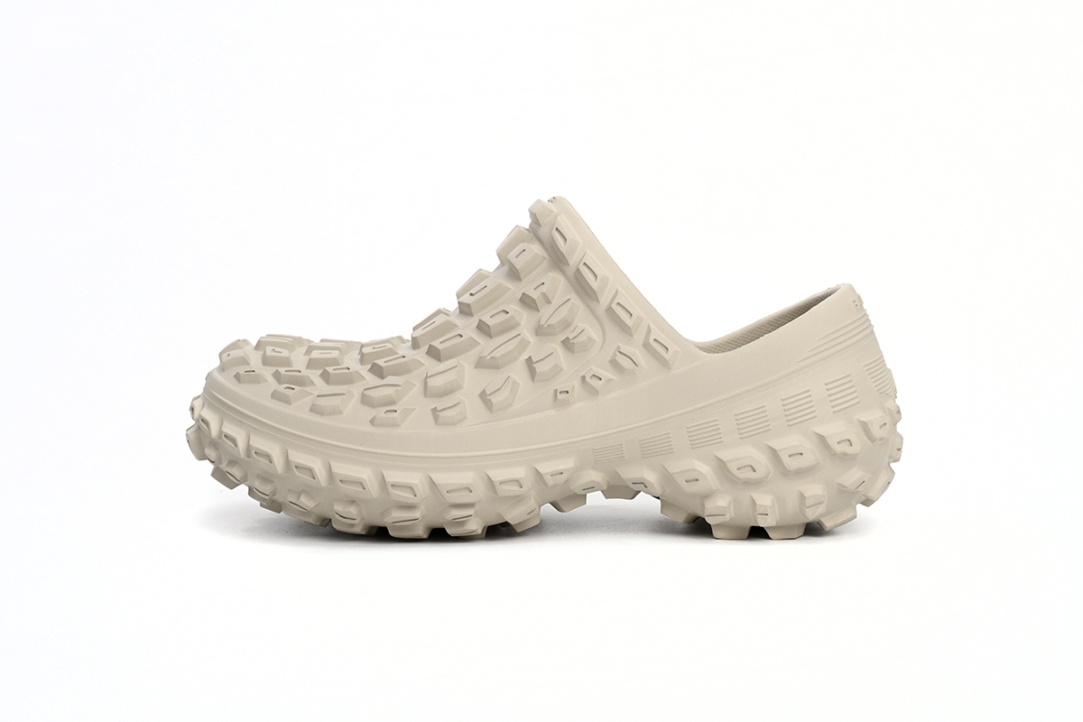 99011becdbd8a39e096322e1e42c328c Balenciaga Defender Rice White 735250 W3CV2 9700 - Image 1